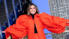 Heidi Klum anticipa Halloween con un look total orange