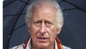 Re Carlo torna nel Regno Unito, dopo il tour estenuante: “Ha bisogno di riposo”