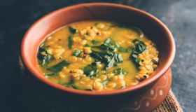 Zuppa di legumi: il comfort food, completo, che scalda il cuore