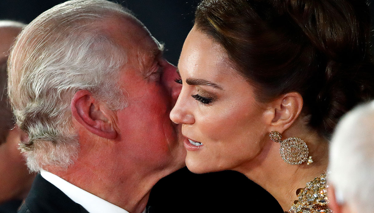 Kate Middleton, il bacio proibito in pubblico che solo lei può dare