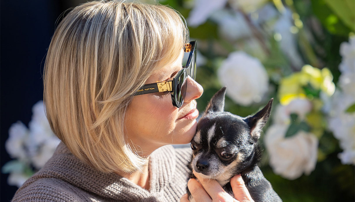 Charlene di Monaco alla gara con il nuovo chihuahua. Dopo la morte di Angel