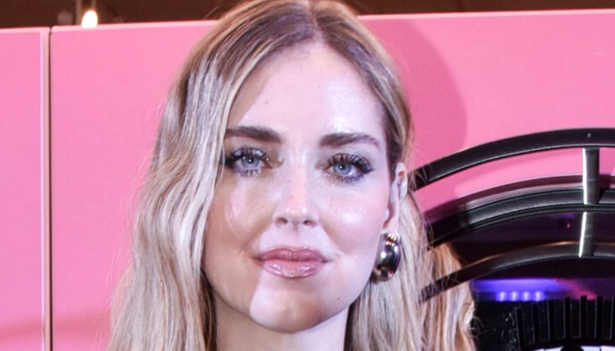 Chiara Ferragni, bagno di folla ad Atene: il nuovo progetto