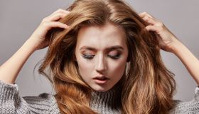 Questa lozione promette capelli spessi e voluminosi in un lampo, ed è in offerta su Amazon