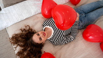 Orgasmo simultaneo (o sincronizzato): esiste davvero? Tra falsi miti e realtà