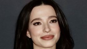 L’abito fatto da 3650 unghie di Schiaparelli indossato da Mikey Madison. Tutti i segreti