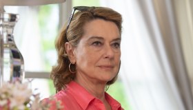 Inganno, il film Netflix con Monica Guerritore: trama, cast e prime immagini