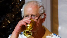 Re Carlo, il rituale quotidiano irrinunciabile che svela la sua vera natura