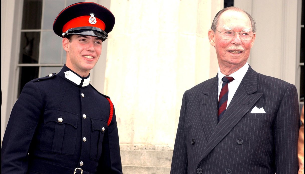 Il Principe Guillaume e suo nonno, il Granduca Jean alla parata all'Accademia di Sandhurst