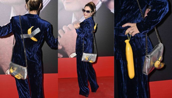 Naike Rivelli indossa la banana di Cattelan e bacia Ornella Muti al Torino Film Festival