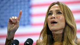 Jennifer Lopez, supporto a Kamala Harris e dura critica a Trump: “Ha offeso l’umanità intera”
