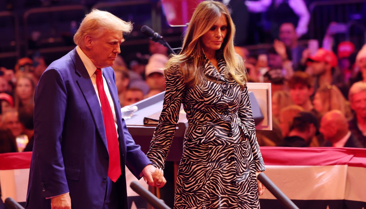 Melania Trump zebrata in campagna elettorale