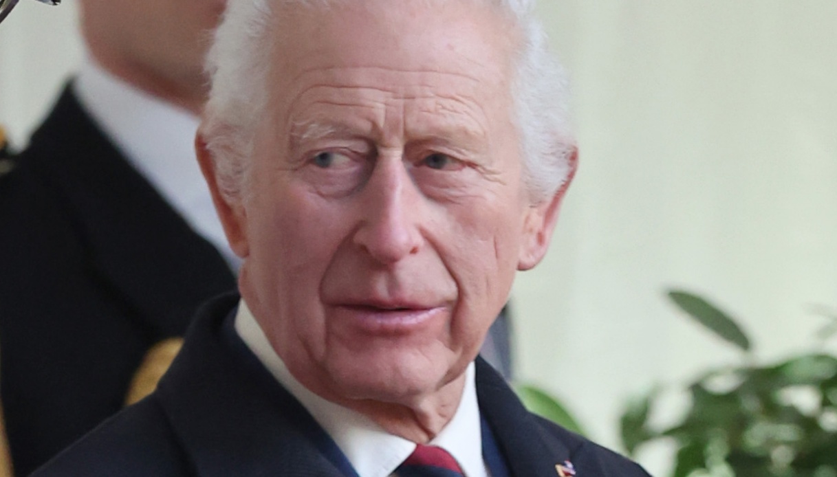 Re Carlo ha perso contro il Principe Andrea, nessuno sfratto (ed è furioso)