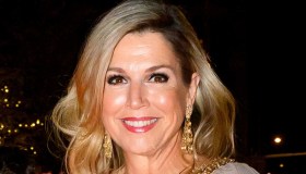 Maxima d’Olanda, l’abito scintillante che rispolvera il glamour della vecchia Hollywood