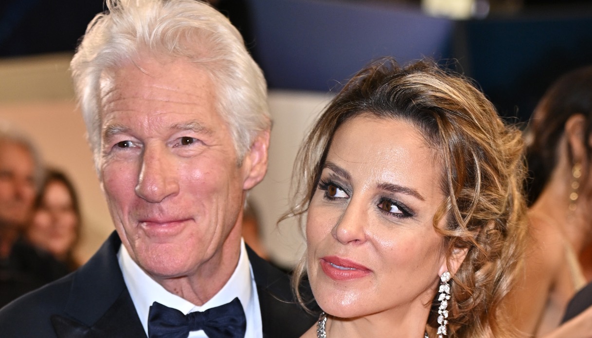 Richard Gere cambia vita, dopo 7 anni negli Stati Uniti si trasferisce in Spagna con la moglie