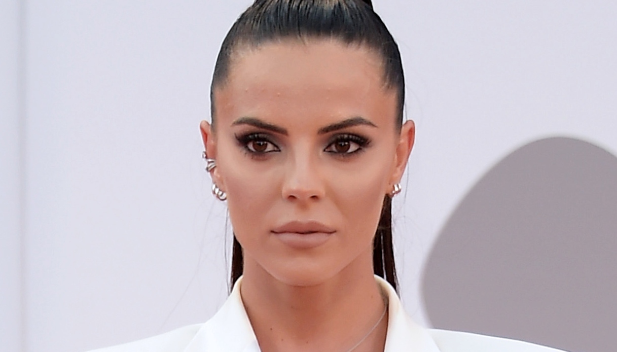 Grande Fratello, Shaila Gatta in crisi: le lacrime e lo sfogo con Lorenzo Spolverato