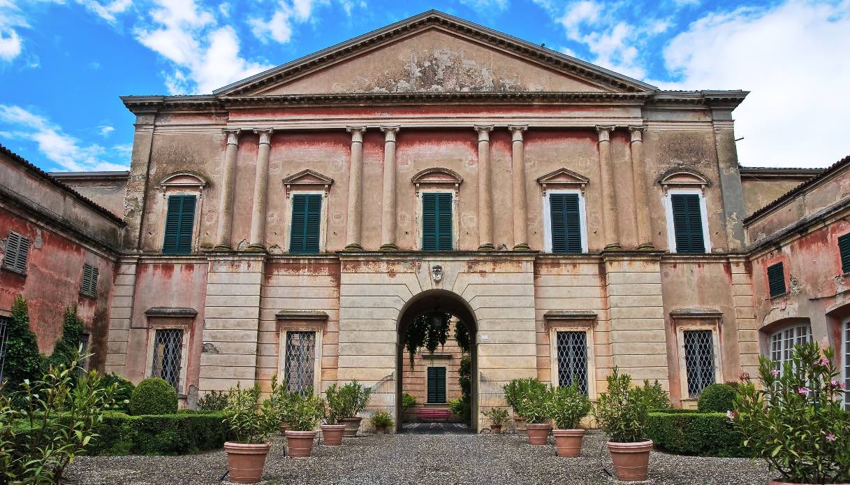 Villa Anguissola Scotti, un gioiello del Settecento circondato da giardini alla francese