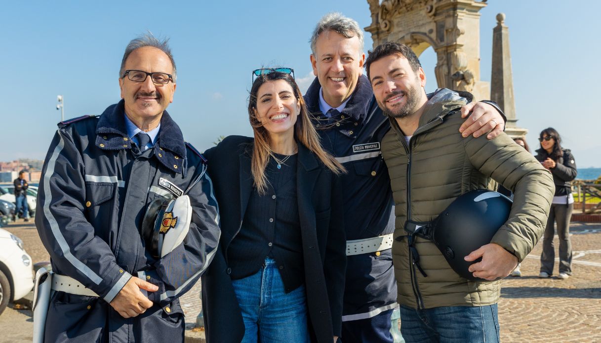 Giorgia e il cast sul set di "Un posto al sole"