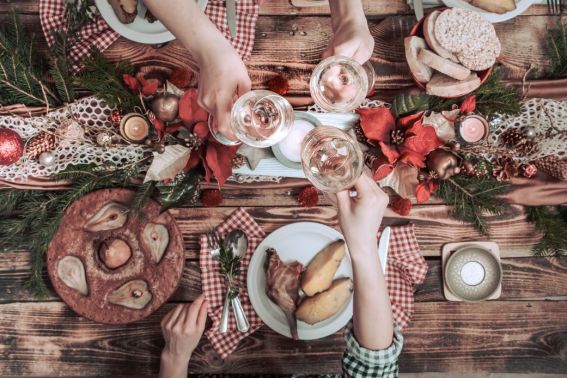 Perché devi assaggiare tutto al pranzo di Natale anche se sei a dieta