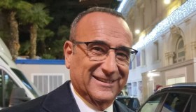 Sanremo 2025, Carlo Conti annuncia i conduttori del PrimaFestival