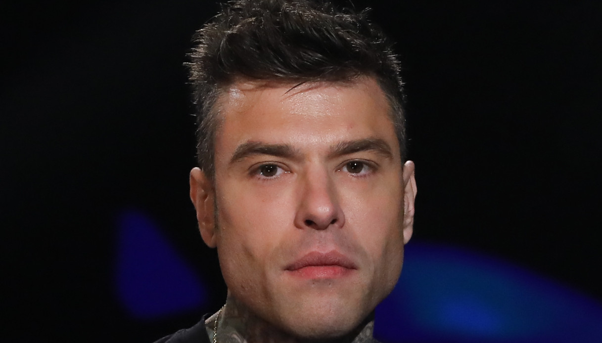 Fedez, un libro confessione dopo Sanremo 2025. Ma è il primo Natale senza i figli