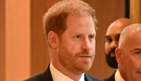 Re Carlo fallisce con Harry. L’impatto è travolgente