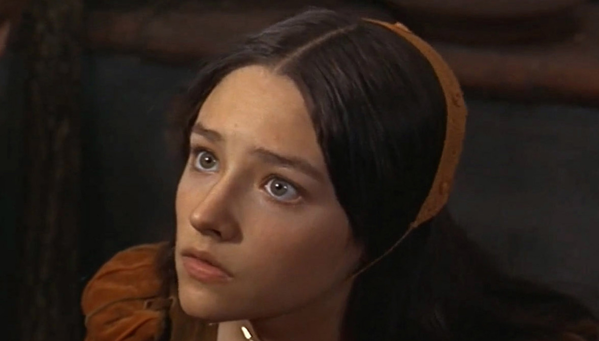 Morta Olivia Hussey, chi era la Giulietta di Zeffirelli. Dal successo del Globe alla denuncia per abuso