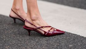 Le slingback di vernice sono le scarpe da avere per svoltare ogni tuo look