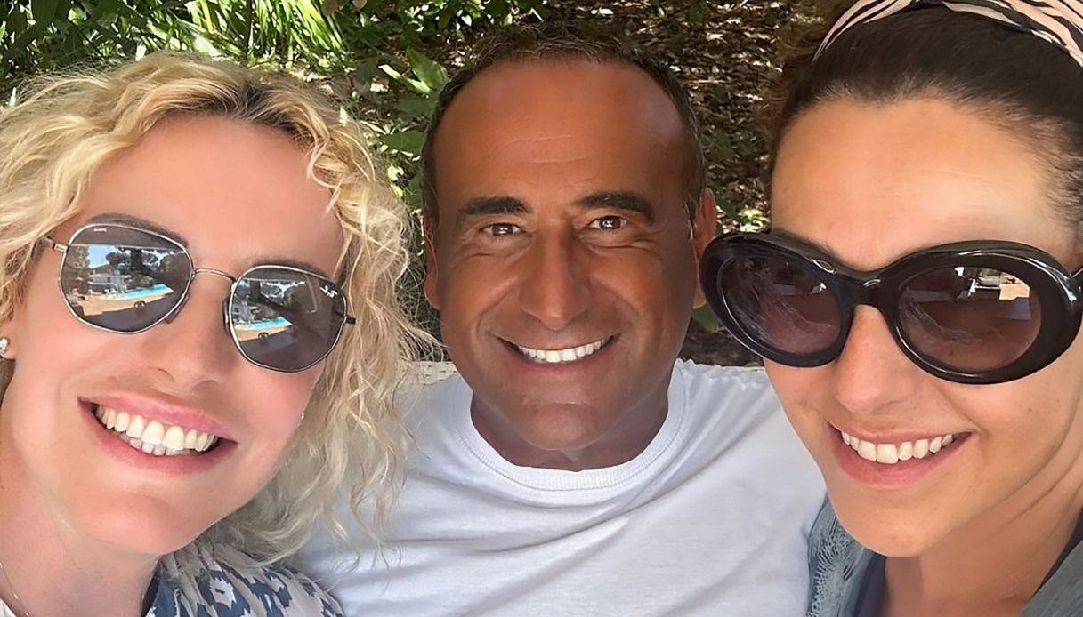 Carlo Conti con la moglie e Antonella Clerici
