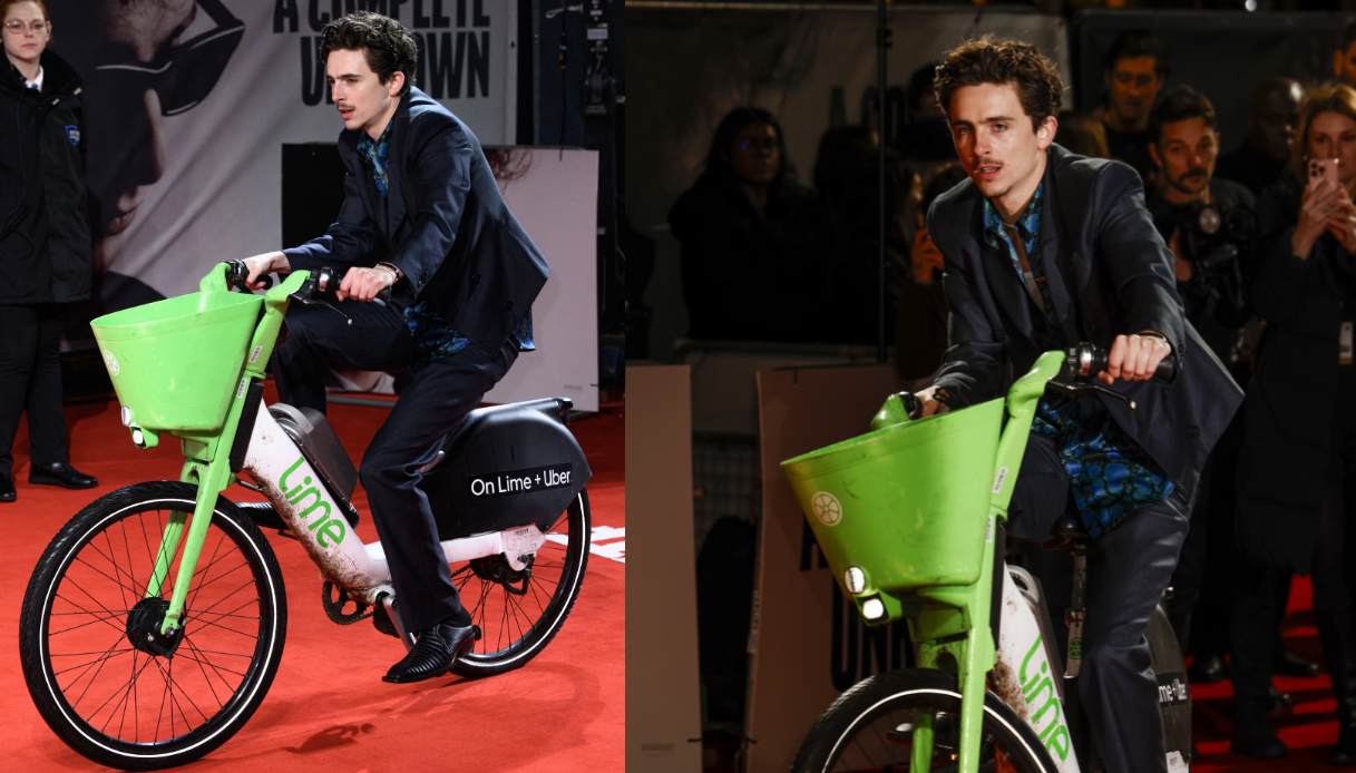 Timothée Chalamet in bicicletta all'anteprima londinese