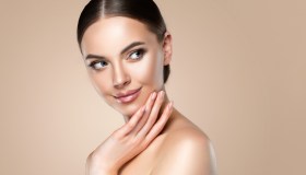 Effetto Sun kissed anche in inverno? Ecco come ottenerlo con il blonzing