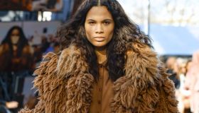 Faux fur trend: dal cappotto alla borsa in pelliccia, i capi più soffici da avere quest’inverno