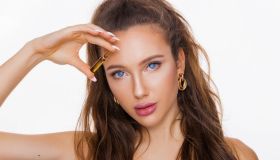 Questa fiala effetto lifting elimina le rughe in 5 minuti (e ora è in sconto)