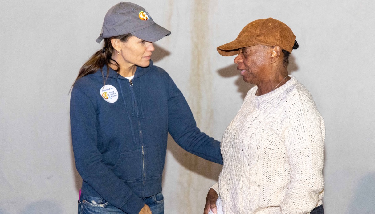 Jennifer Garner porta aiuti a Los Angeles