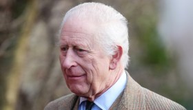 Re Carlo, il commovente incontro con un veterano 99enne: “Non ci vediamo da tempo”