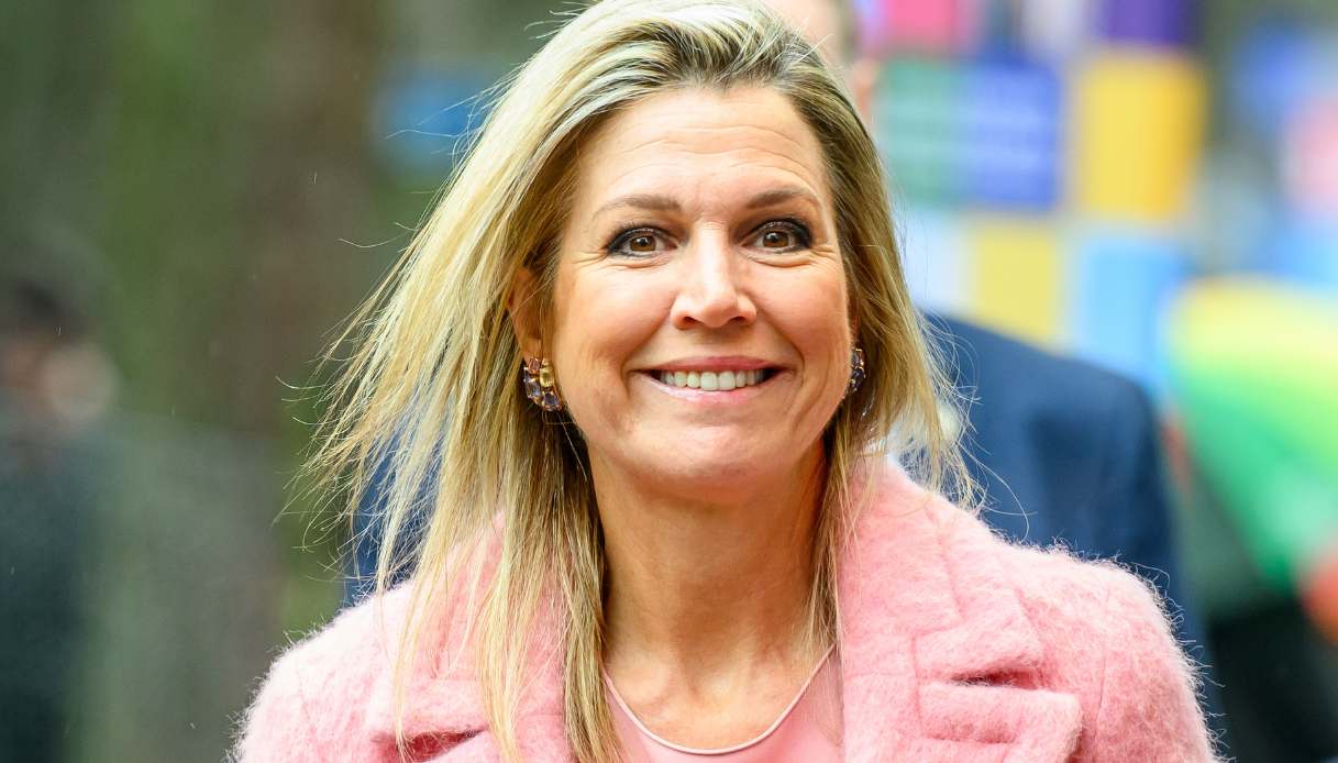 Maxima D’Olanda, il look total pink perfetto per l’inverno