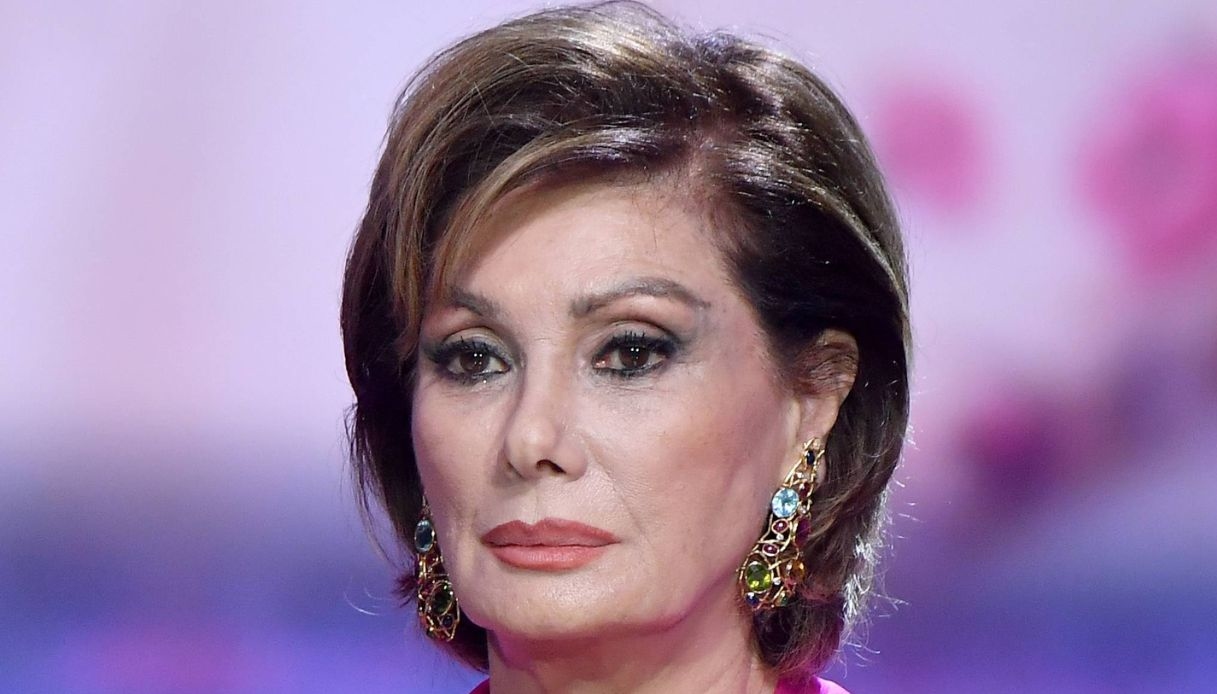 Edwige Fenech a Domenica In: “Mamma è morta tra le mie braccia. Ma è sempre presente”