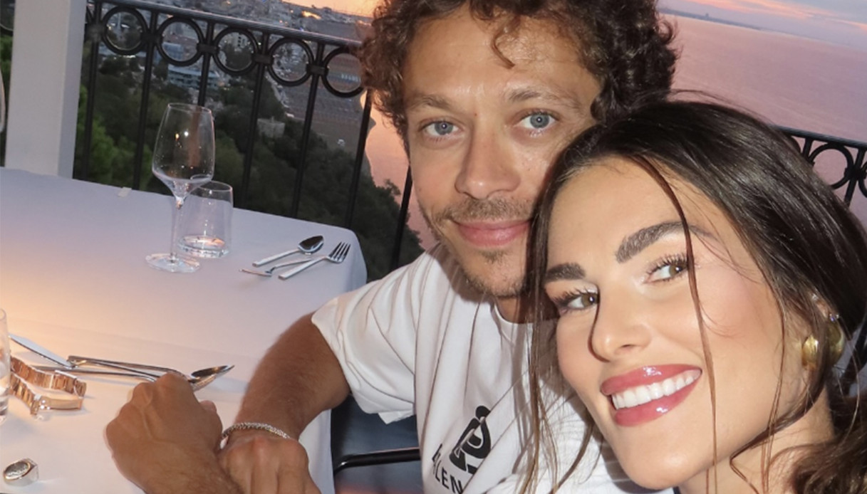 Francesca Sofia Novello e Valentino Rossi genitori: la prima foto di famiglia con Gabriella