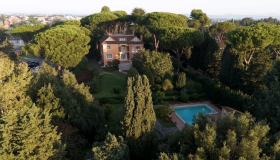La casa di Aldo Gucci è in vendita, le foto della villa da 14 milioni nel centro di Roma