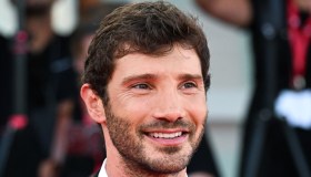 Stasera tutto è possibile, anticipazioni e ospiti. De Martino: “Il bello di questo programma”