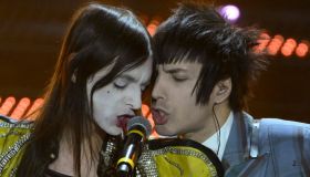 Chi è Tommaso Ottomano, il chitarrista che ha suonato con Lucio Corsi a Sanremo 2025