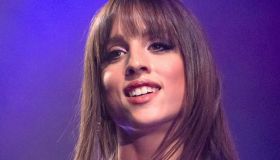 Angelina Mango fuori da Sanremo 2025, Carlo Conti cambia un’altra regola di Amadeus