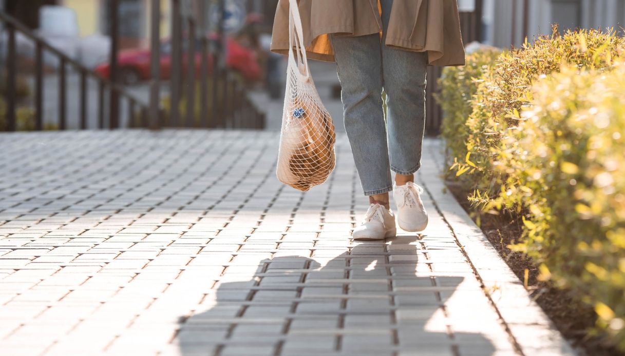 Perché camminare 30 minuti al giorno ci fa così bene