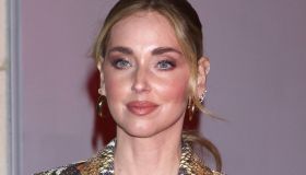Chiara Ferragni splende alla Milano Fashion Week 2025: il look pitonato (e quello scollatissimo)