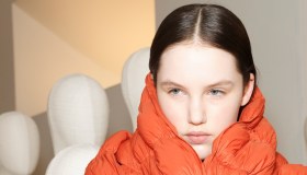 Abbiamo trovato la cera stick per domare i baby hair più amata da TikTok. Ed è in offerta