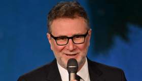 Che tempo che fa, cameraman cade in diretta. Fazio: “Io e te bravissimi”