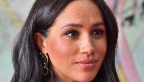 Re Carlo, nuovi guai dall’America, Meghan Markle beccata mentre partecipa a un rituale