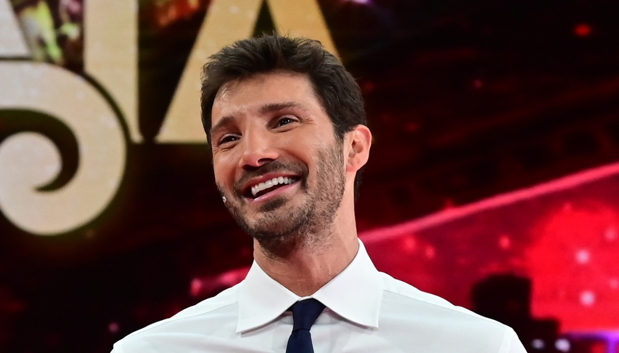 Proposta Rai, Stefano De Martino contro Maria De Filippi al sabato sera