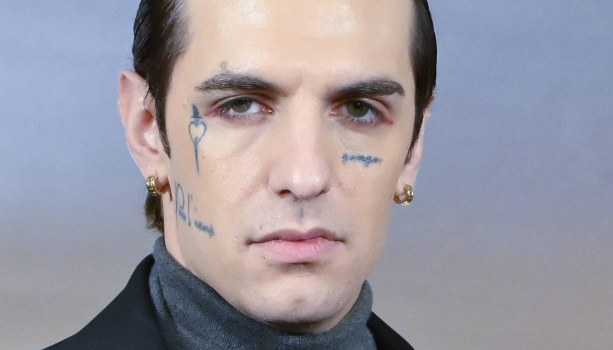 Achille Lauro commenta il gossip Fedez-Ferragni, Corona risponde a tono