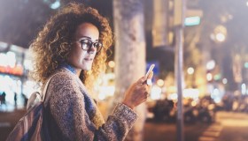 Le migliori app per la sicurezza femminile: protezione a portata di smartphone