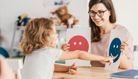 Sindrome della brava bambina: quando essere sempre gentili diventa un problema